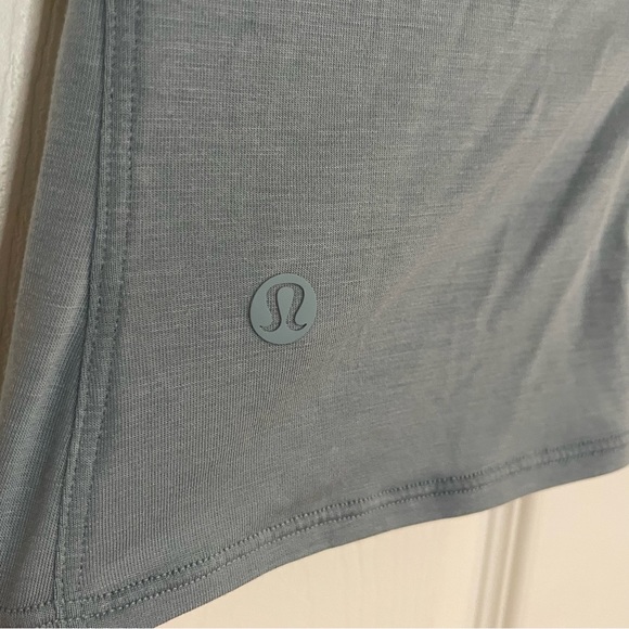 Lululemon T-Shirt - Picture 4 of 4